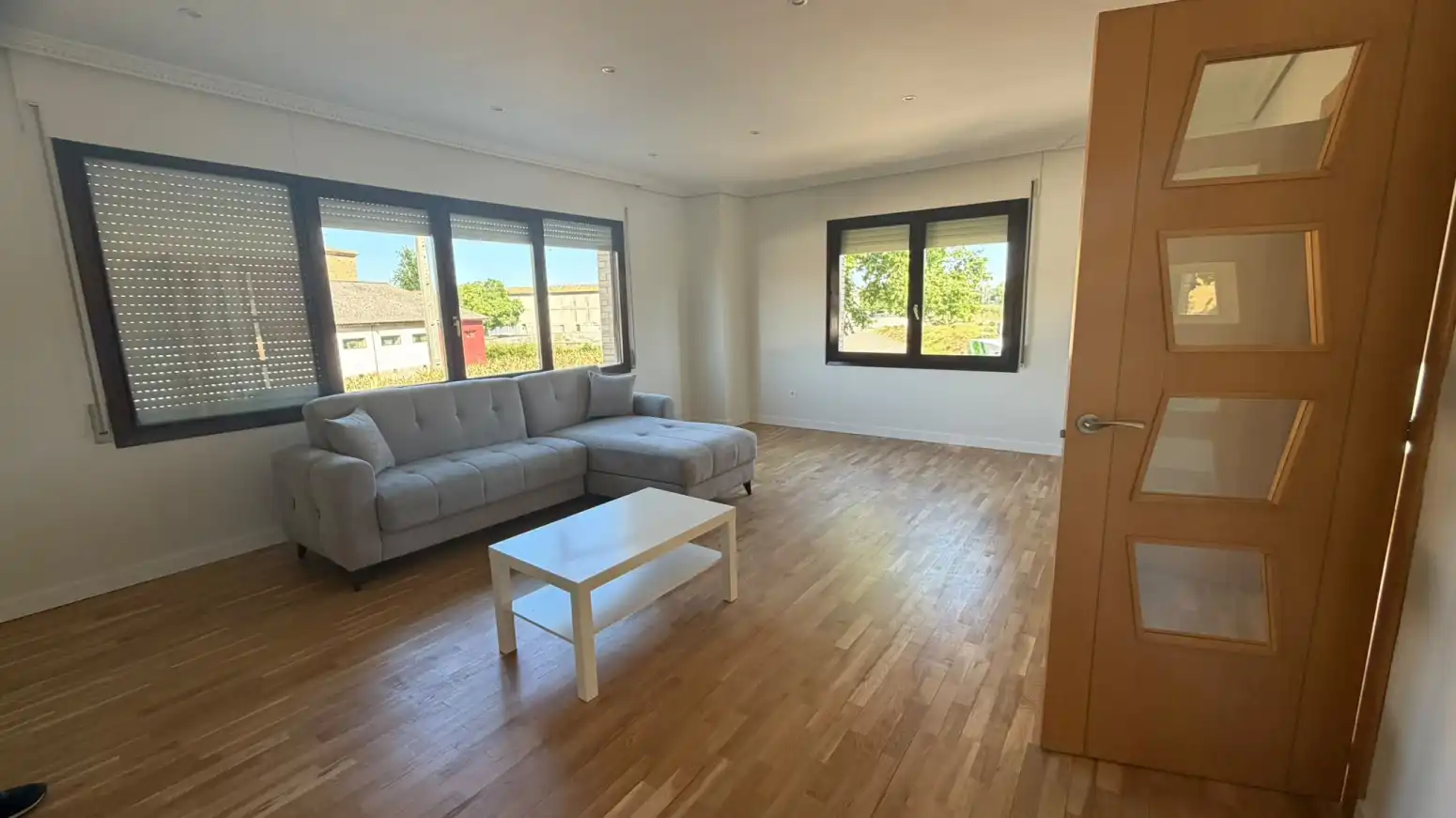 Sala d'estar de Casa adosada de lloguer en Olite / Erriberri amb Calefacció, Jardí privat i Parquet