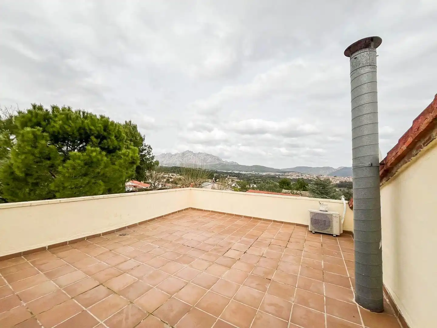 Terrassa de Casa o xalet en venda en Esparreguera amb Aire condicionat, Calefacció i Jardí privat