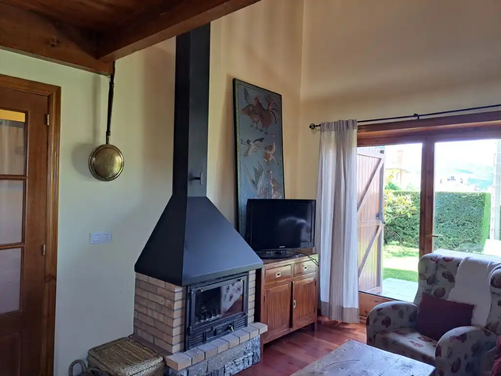 Wohnzimmer von Haus oder Chalet zur Miete in Osséja mit Heizung, Privatgarten und Möbliert