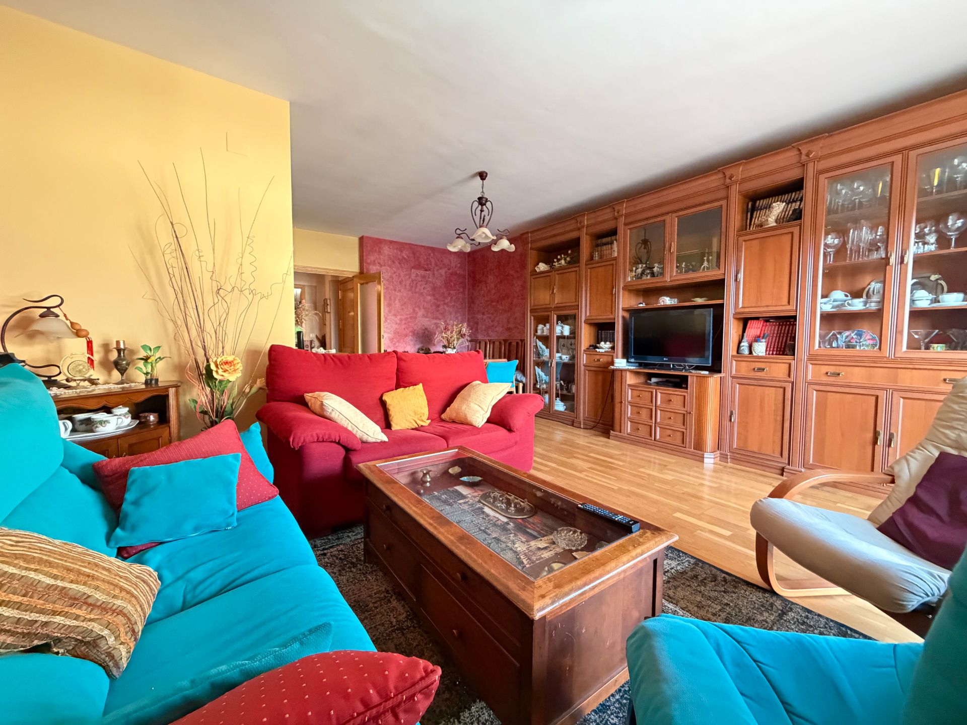 Sala d'estar de Pis en venda en Plasencia amb Calefacció, Parquet i Traster