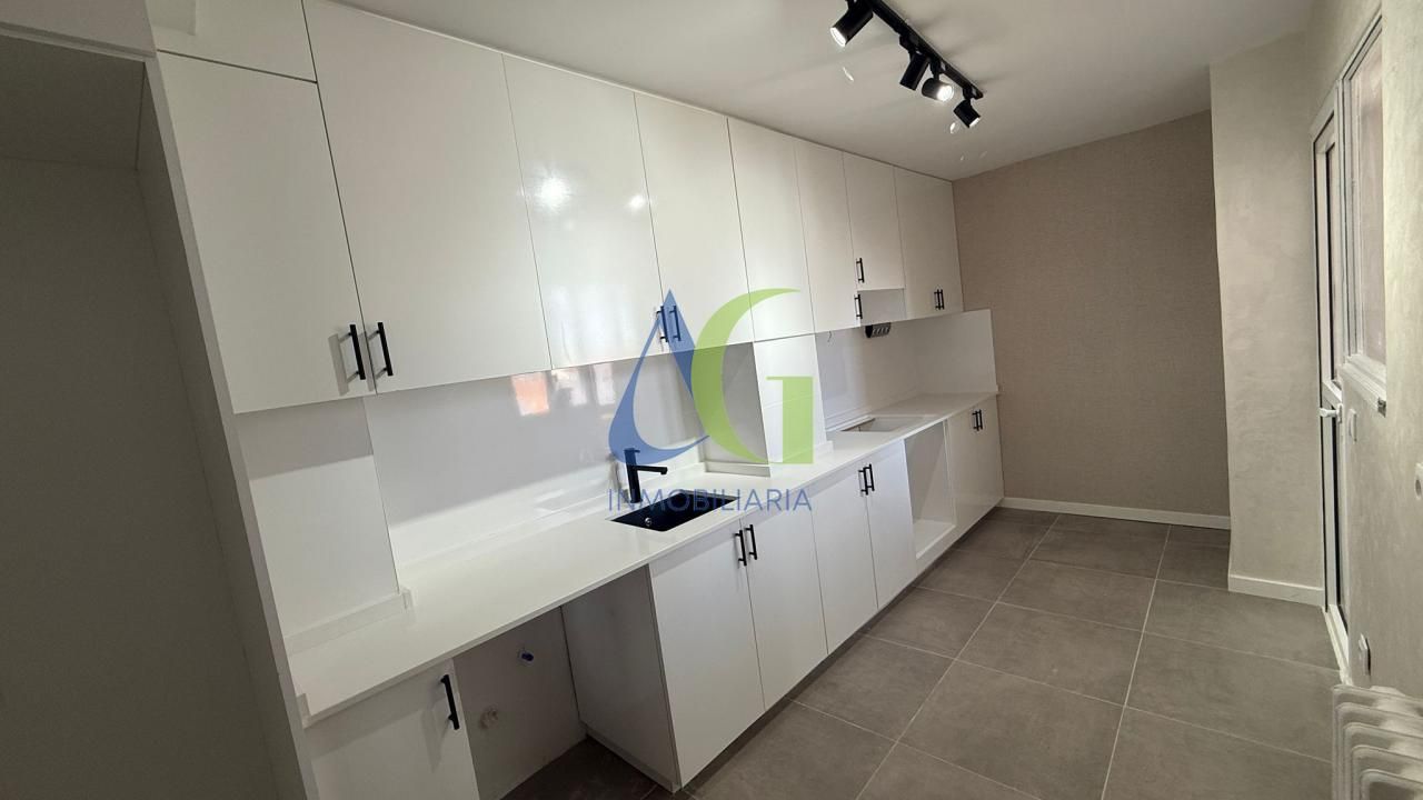 Kitchen of Flat for sale in San Andrés del Rabanedo  with Heating and Parquet flooring