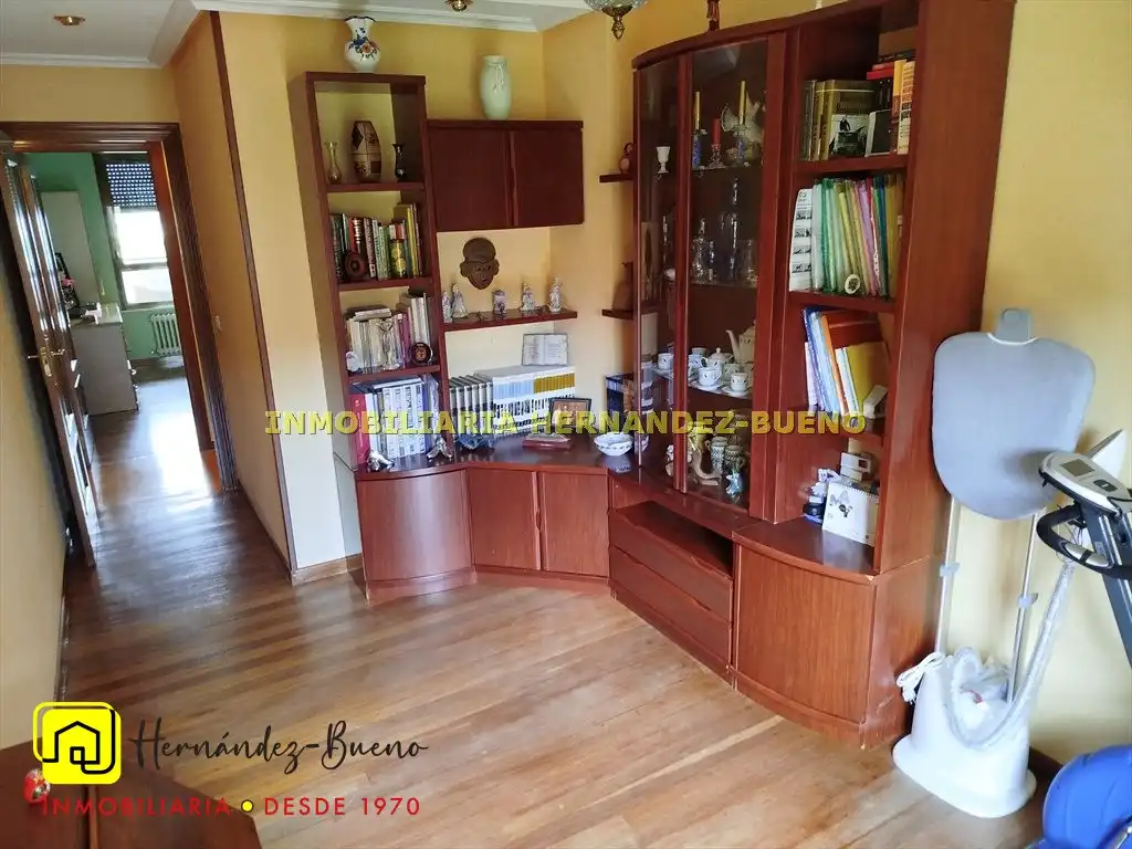 Sala de estar de Piso en venta en Salamanca con Calefacción, Trastero y Amueblado