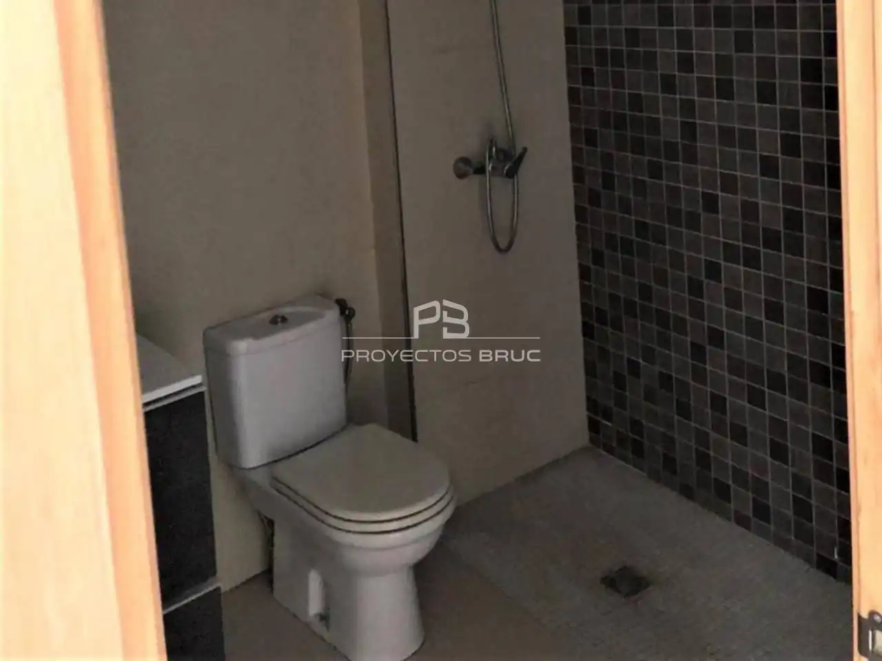 Bathroom of Flat for sale in Sallent  with Balcony