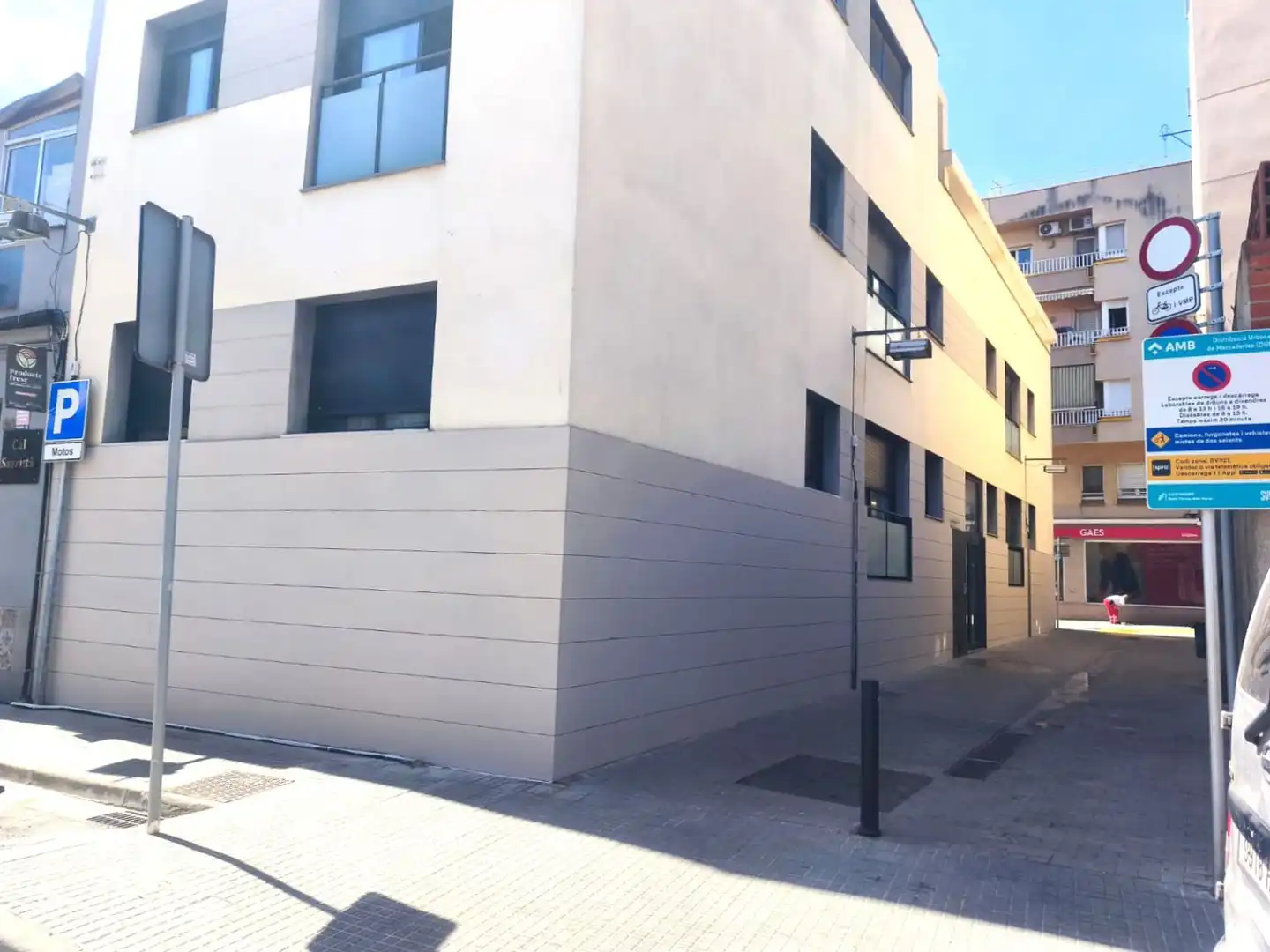 Vista exterior de Pis en venda en Sant Vicenç Dels Horts amb Aire condicionat i Calefacció