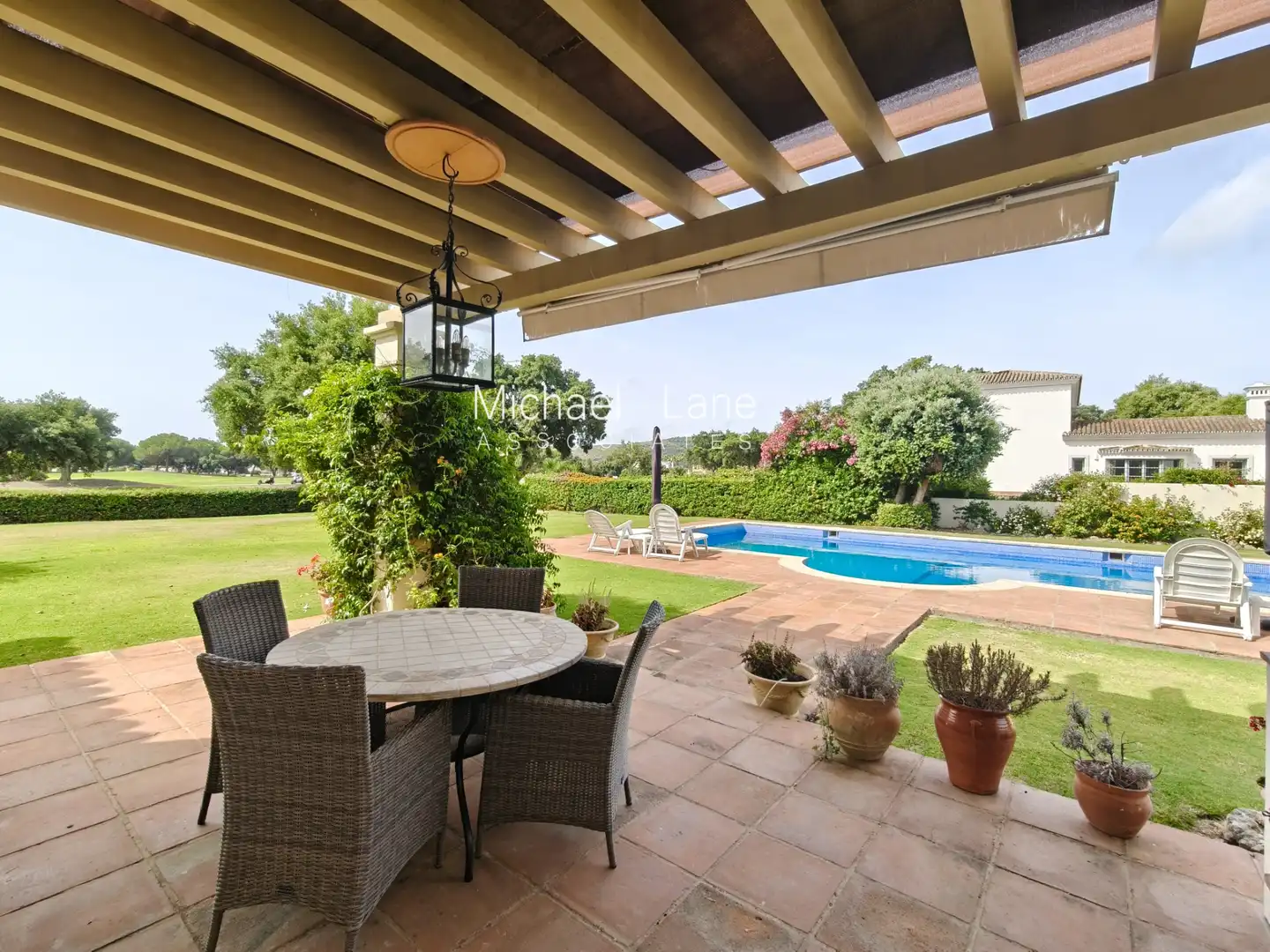 Garden of Houses for sale in Sotogrande  with Air Conditioner, Heating and Private garden