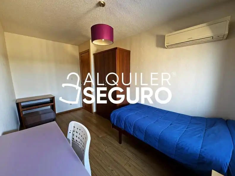 Bedroom of Flat for rent in Latina