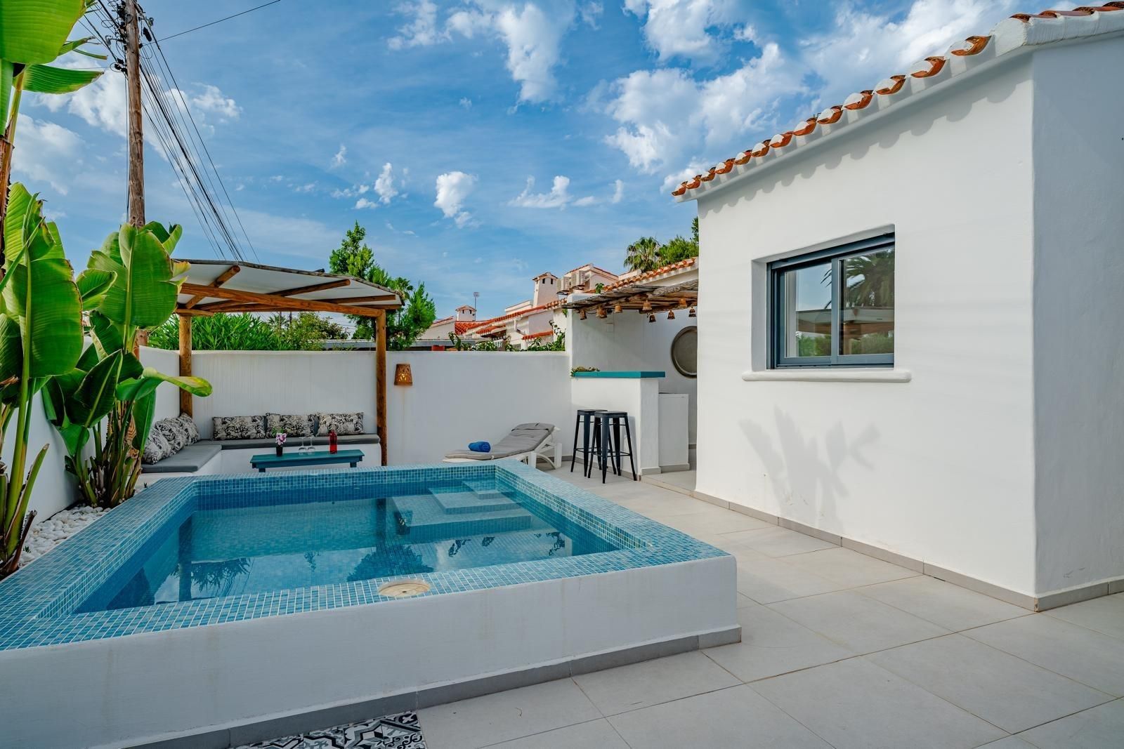 Exterior view of Single-family semi-detached to rent in Dénia  with Air Conditioner, Heating and Private garden