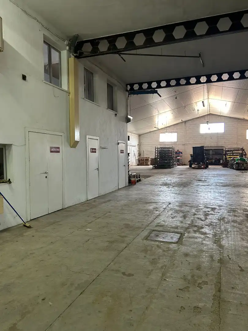 Nau industrial en venda a Avenida de Brenes 7, imagen 17