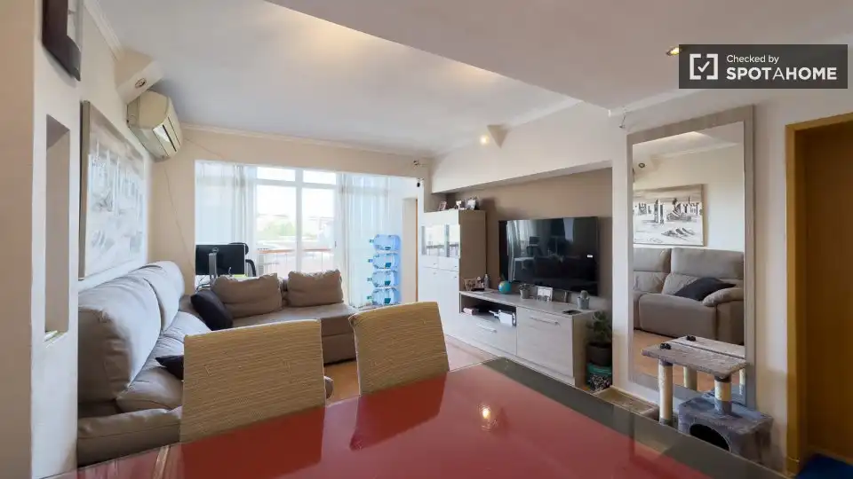 Sala de estar de Piso para compartir en Sant Adrià de Besòs con Aire acondicionado, Calefacción y Amueblado