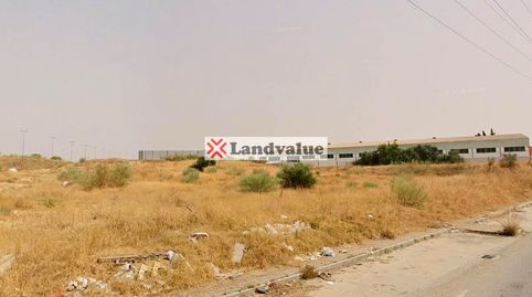 Foto 2 von Fabrik Grundstücke zum Verkauf in Cuchipanda Dos, La Paz, Alcalá de Guadaira