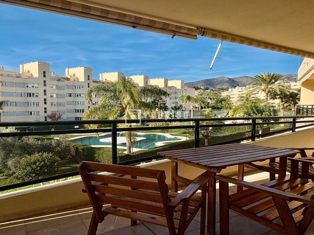 Vista exterior de Piso en venta en Torremolinos con Aire acondicionado y Piscina