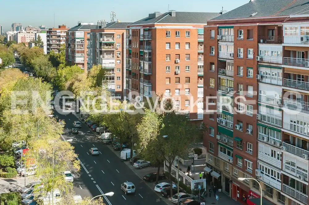 Außenansicht von Wohnung zur Miete in Madrid mit Klimaanlage und Heizung