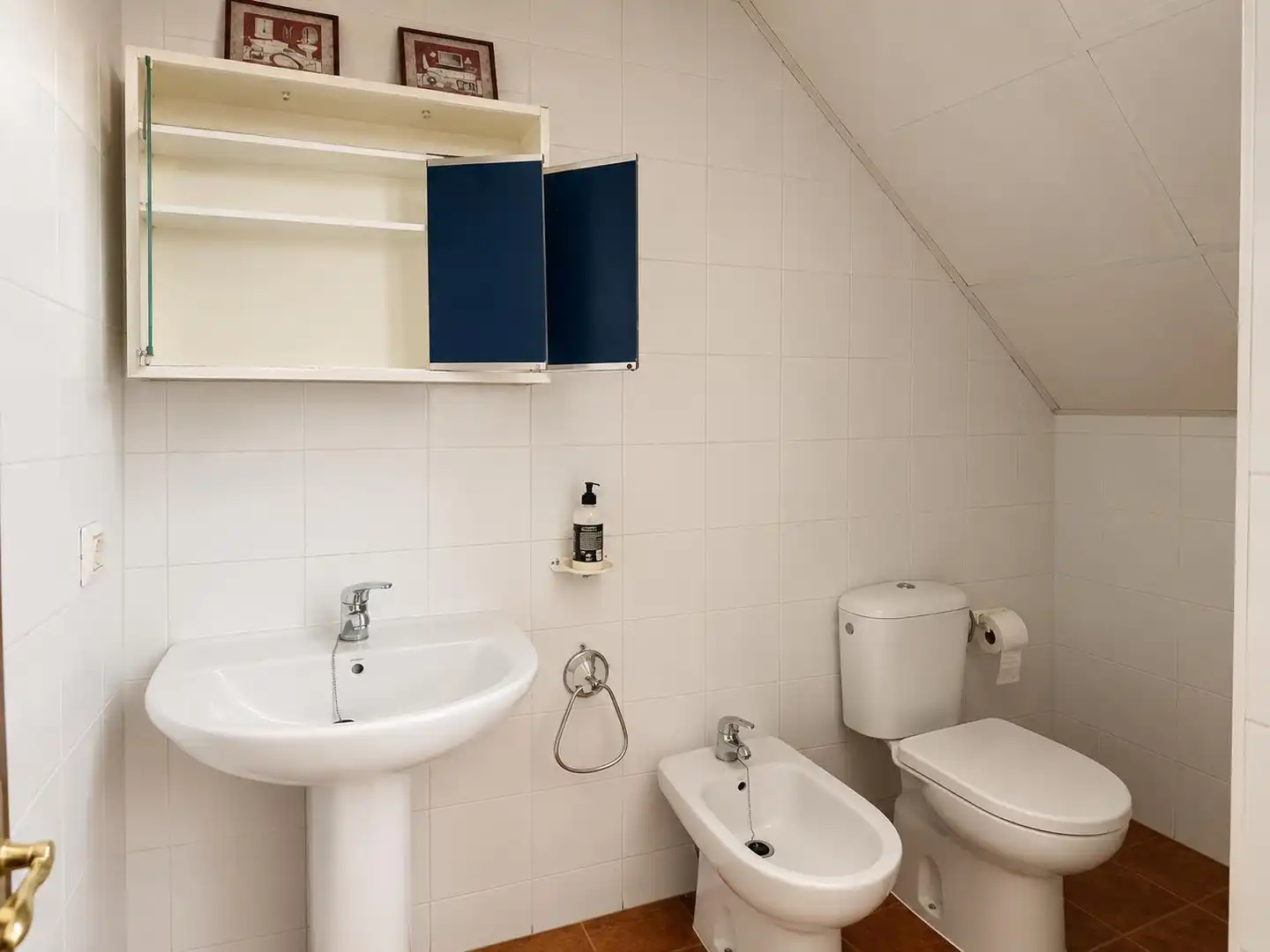 Bathroom of Houses for sale in Dos Hermanas