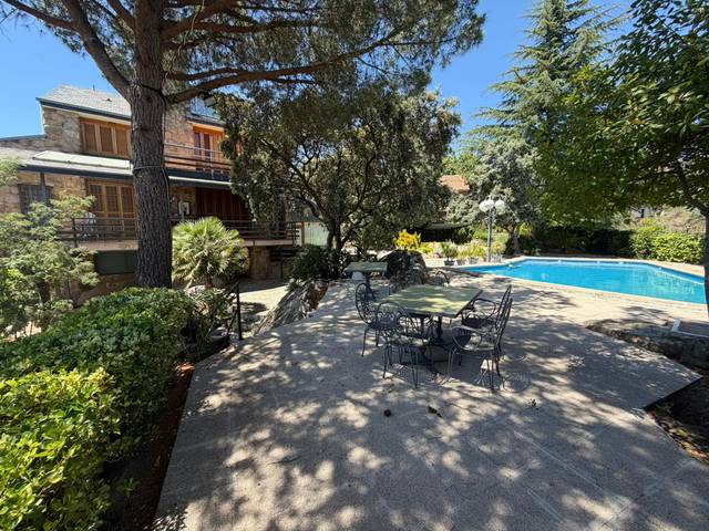 Casa-chalet en Venta en Calle de Antonio Maura en Los Robles