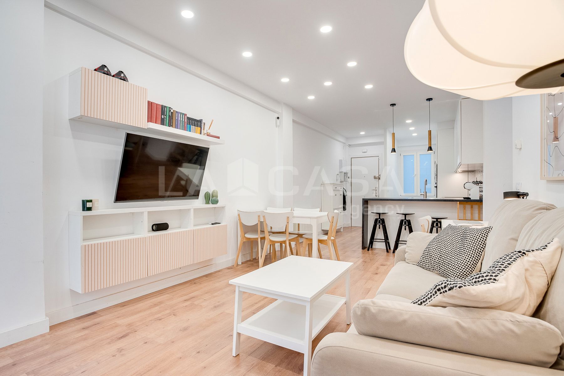 Living room of Flat for sale in  Barcelona Capital  with Heating and Balcony