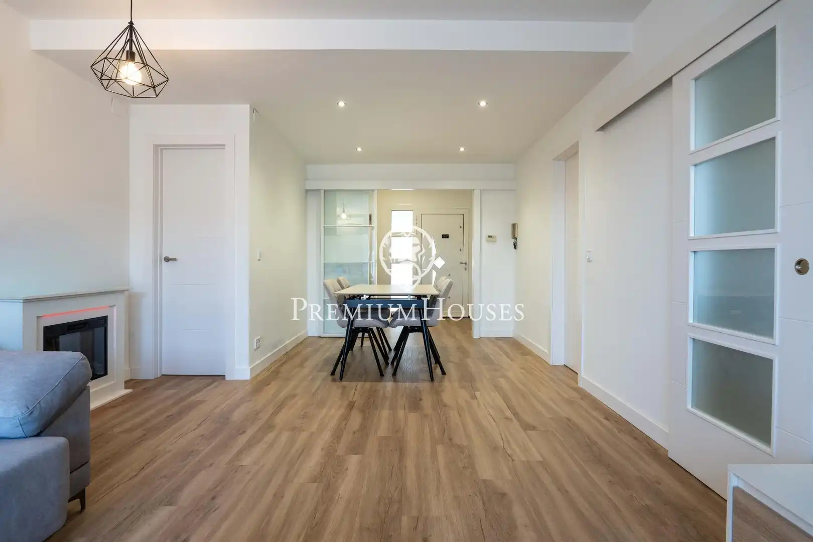 Detached homes for sale in Vilanova i la Geltrú  with Air Conditioner, Heating and Storage room
