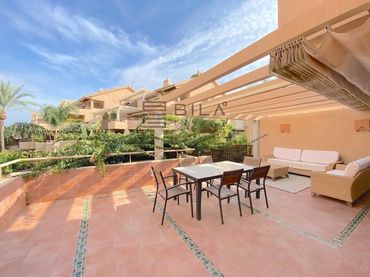 Wohnung mit Pool zum Verkauf in Urb. Golf Gardens