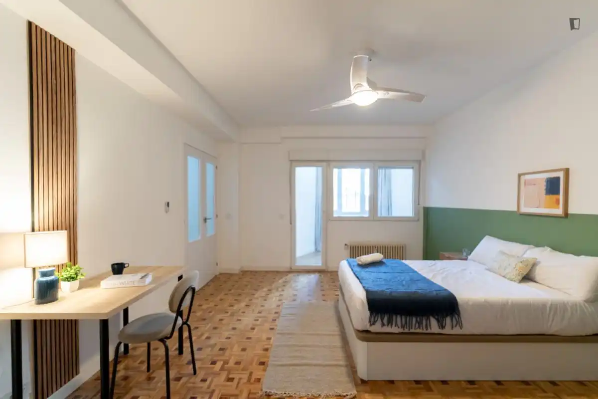 Bedroom of Apartments for share in Madrid  with Furnished, Oven and Washing machine