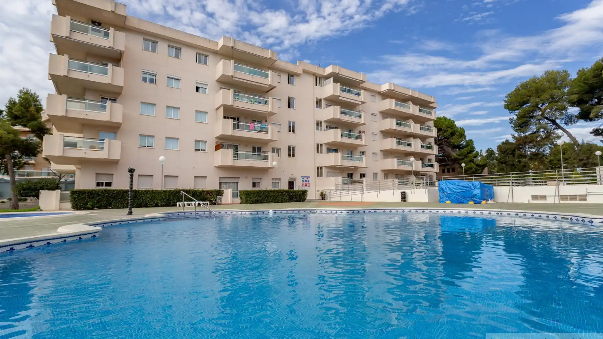 Swimming pool of Apartments for sale in Salou  with Air Conditioner, Heating and Community pool