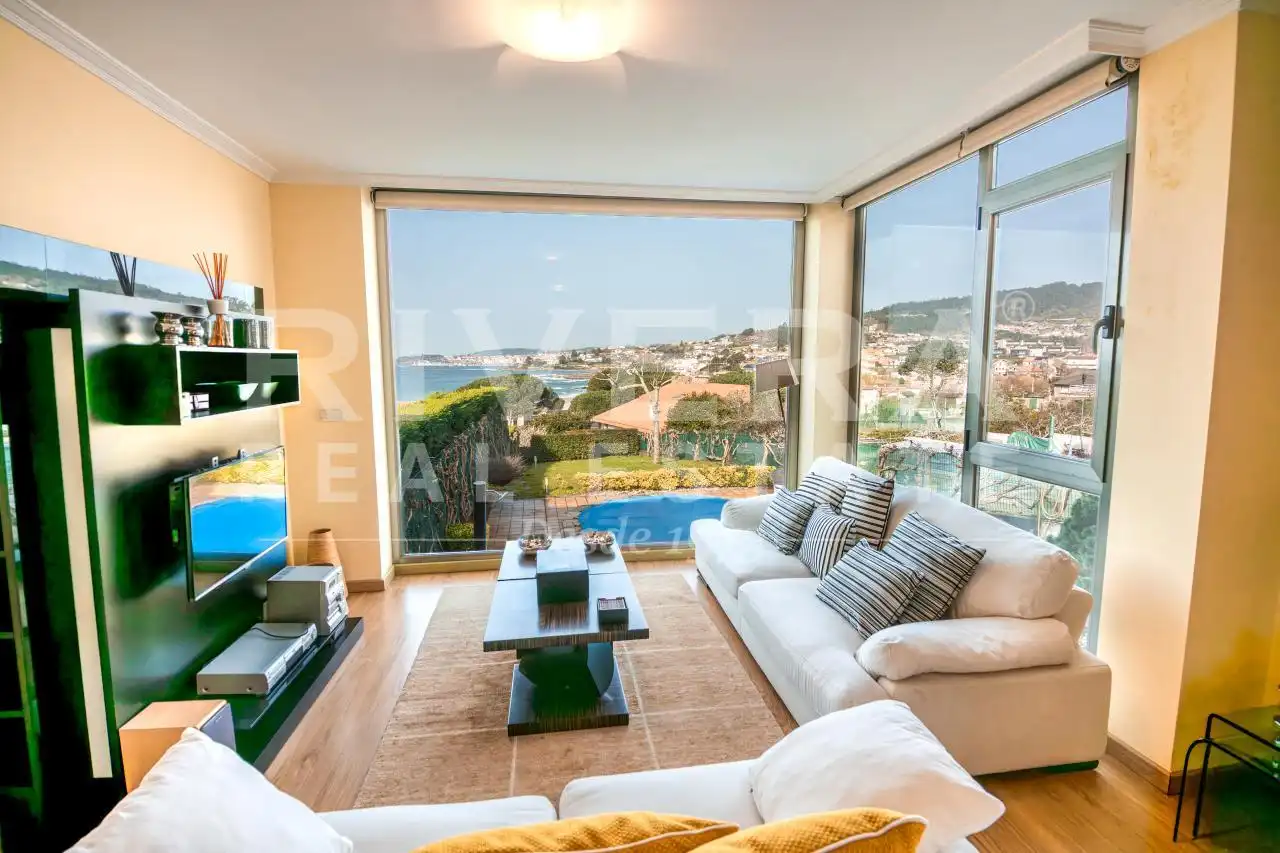 Casa adosada en venta en Chalet pareado Areas, Sanxenxo pueblo