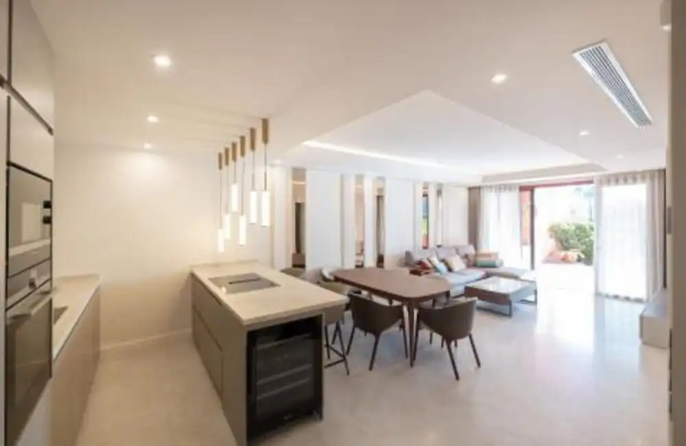 Living room of Ground floor for rent in Estepona  with Air Conditioner, Terrace and Storage room
