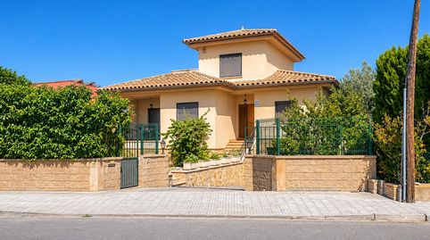 Chalet grande con amplio jardin y piscina, imagen 2