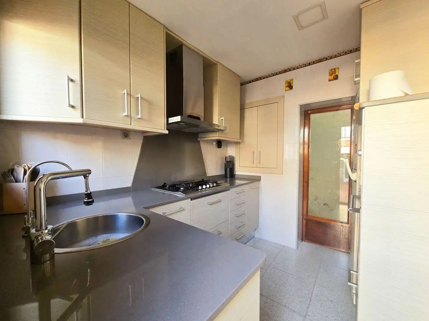 Cocina de Casa adosada en venta en Ripollet con Calefacción, Trastero y Horno