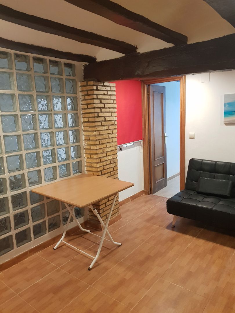 Piso de alquiler en  Zaragoza Capital con Calefacción, Amueblado y Horno