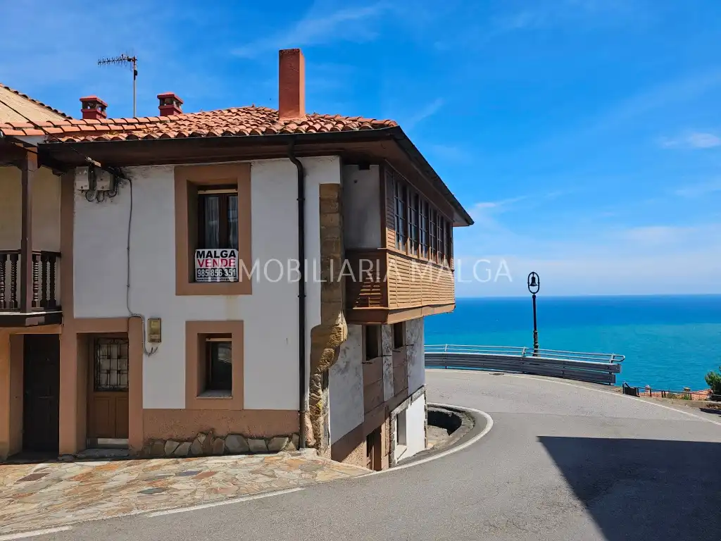 Exterior view of Houses for sale in Colunga  with Storage room and Balcony