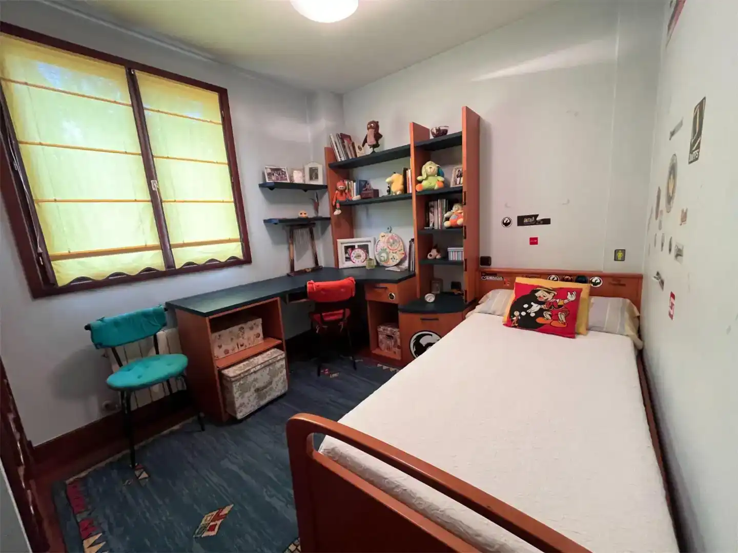 Schlafzimmer von Wohnung zum Verkauf in Basauri  mit Privatgarten, Parkett und Möbliert