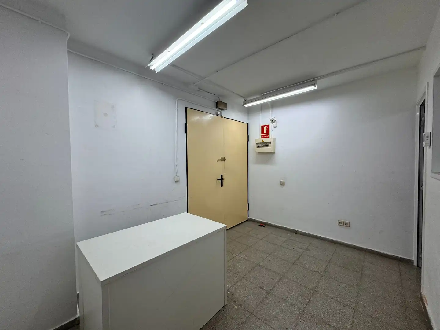 Nau industrial amb ascensor en venda a Passatge Can Polític, imagen 17