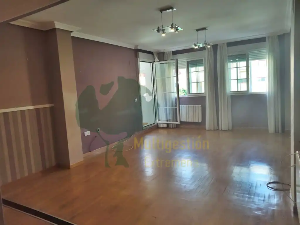 Sala de estar de Piso en venta en Cáceres con Aire acondicionado, Jardín privado y Piscina comunitaria