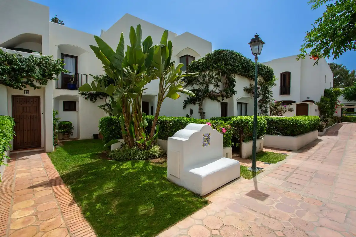 Garden of Flat for sale in Estepona  with Air Conditioner, Terrace and Community pool