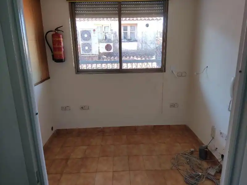 Dormitori de Oficina de lloguer en Plasencia amb Calefacció
