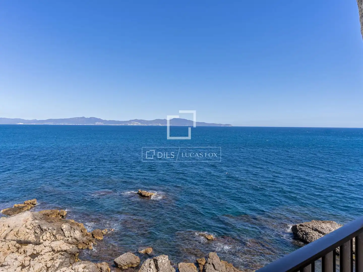 Piso en venta en L'Escala con Calefacción, Terraza y Trastero