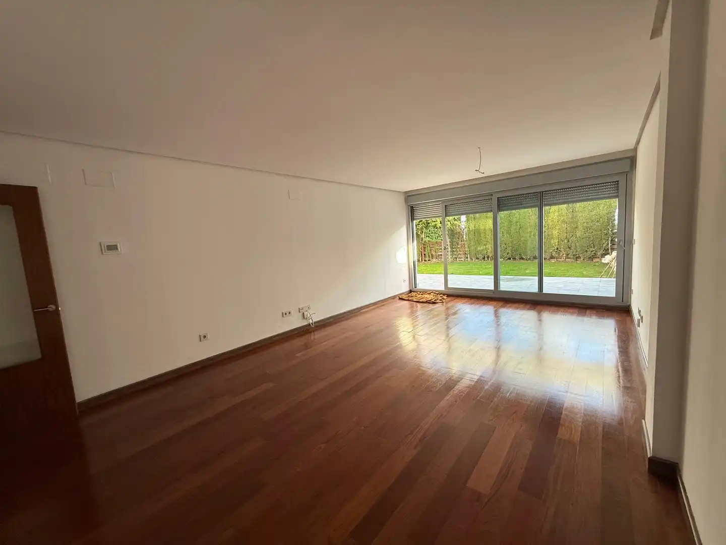 Sala d'estar de Planta baixa en venda en Córdoba amb Aire condicionat, Calefacció i Jardí privat