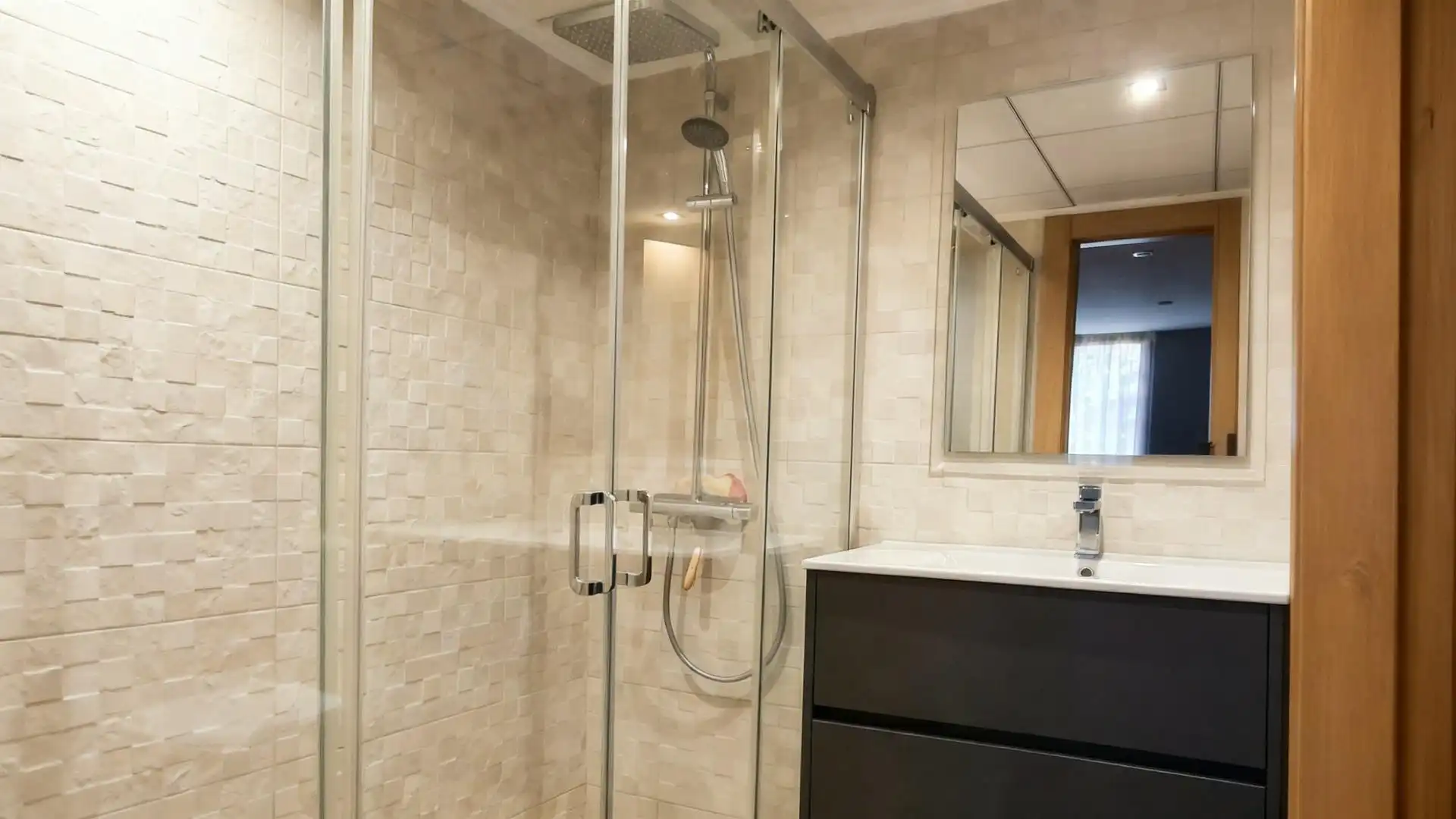 Baño de Casa adosada en venta en Alicante / Alacant con Aire acondicionado, Jardín privado y Terraza