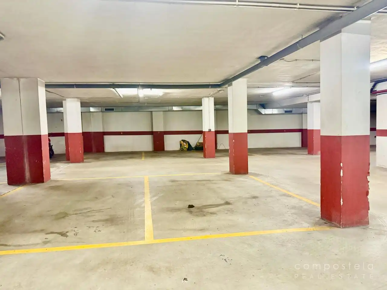 Parking de Piso de alquiler en Negreira con Calefacción y Parquet