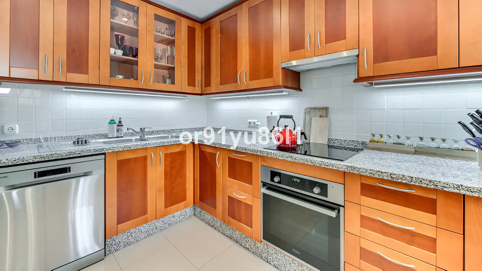 Cocina de Casa adosada en venta en Istán con Aire acondicionado, Calefacción y Jardín privado