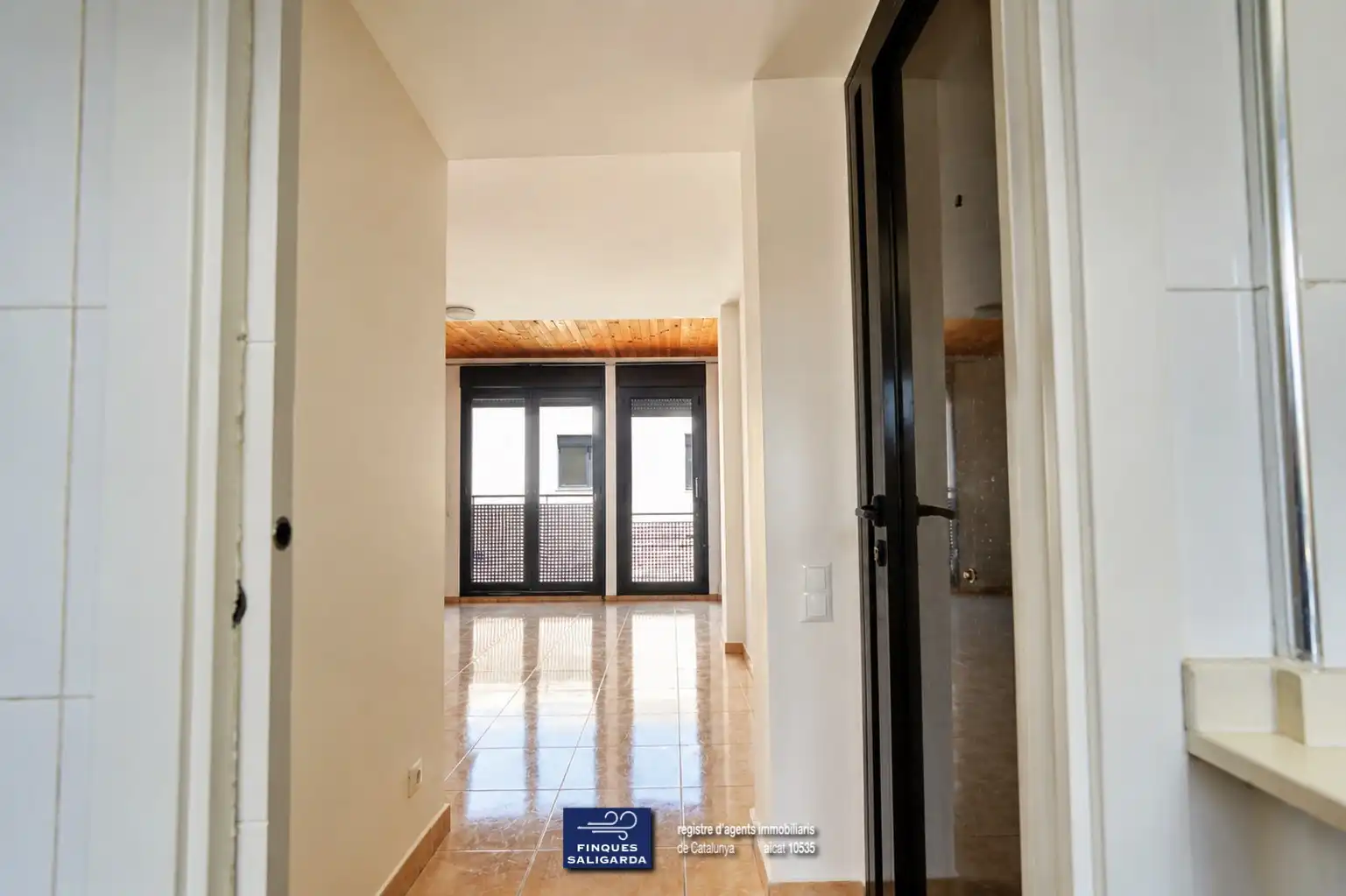 Maisonette zum Verkauf in Santa Eulàlia de Ronçana mit Klimaanlage, Heizung und Terrasse