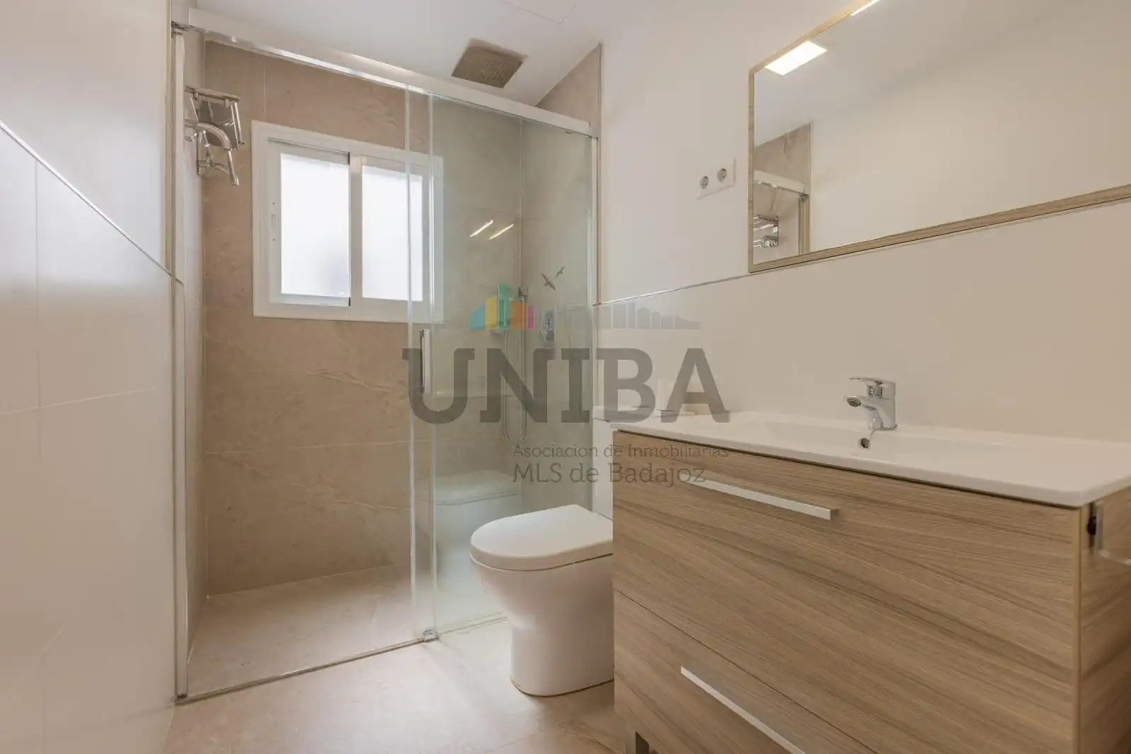 Bathroom of Flat for sale in Ciudad Jardín