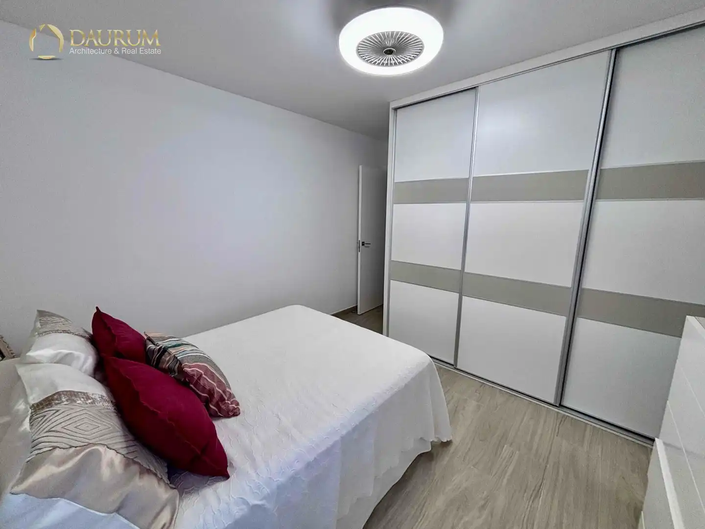 Schlafzimmer von Dachboden zum Verkauf in Málaga mit Klimaanlage, Terrasse und Abstellraum