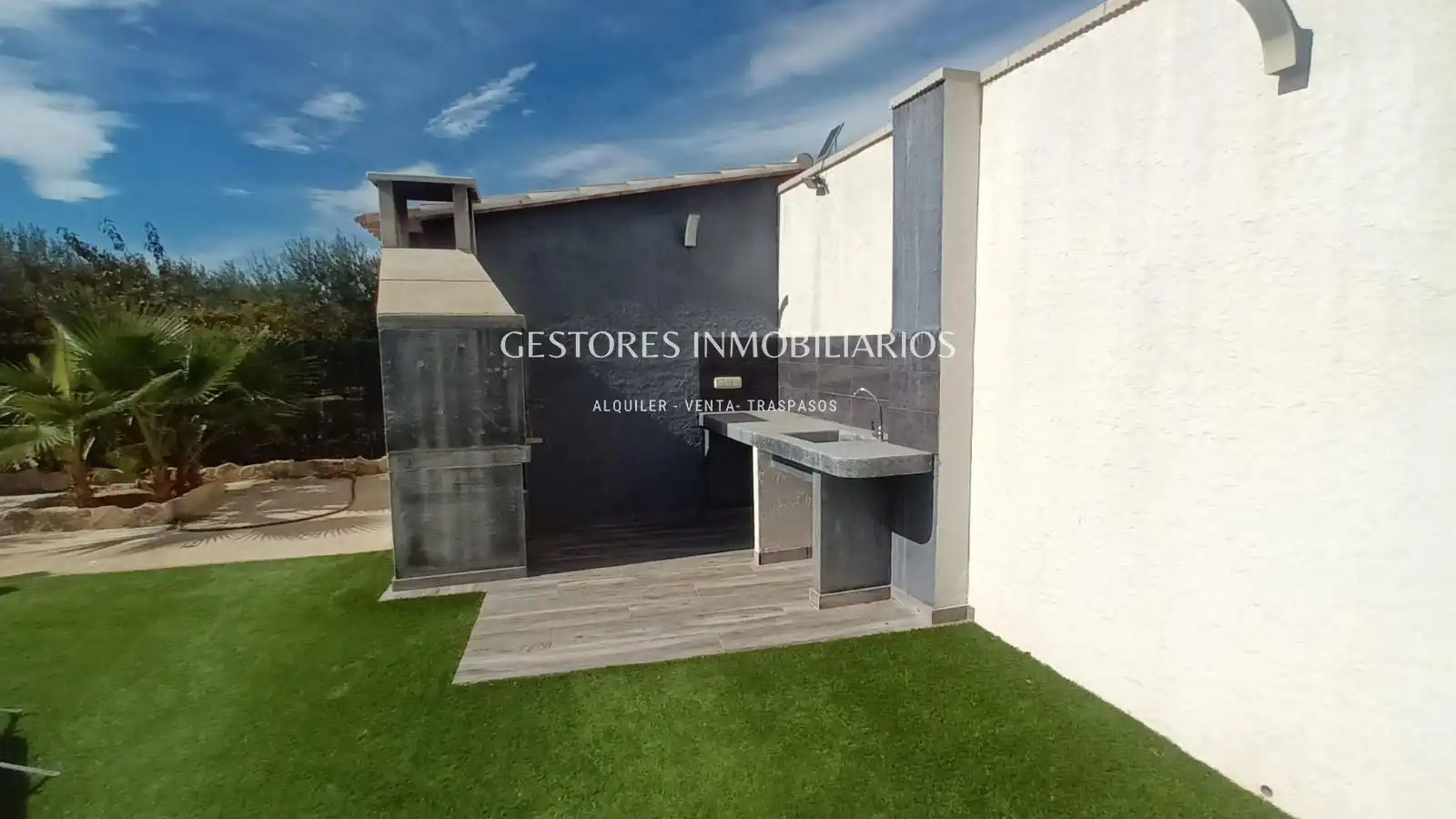 Terrassa de Casa o xalet en venda en Gaianes, Alicante