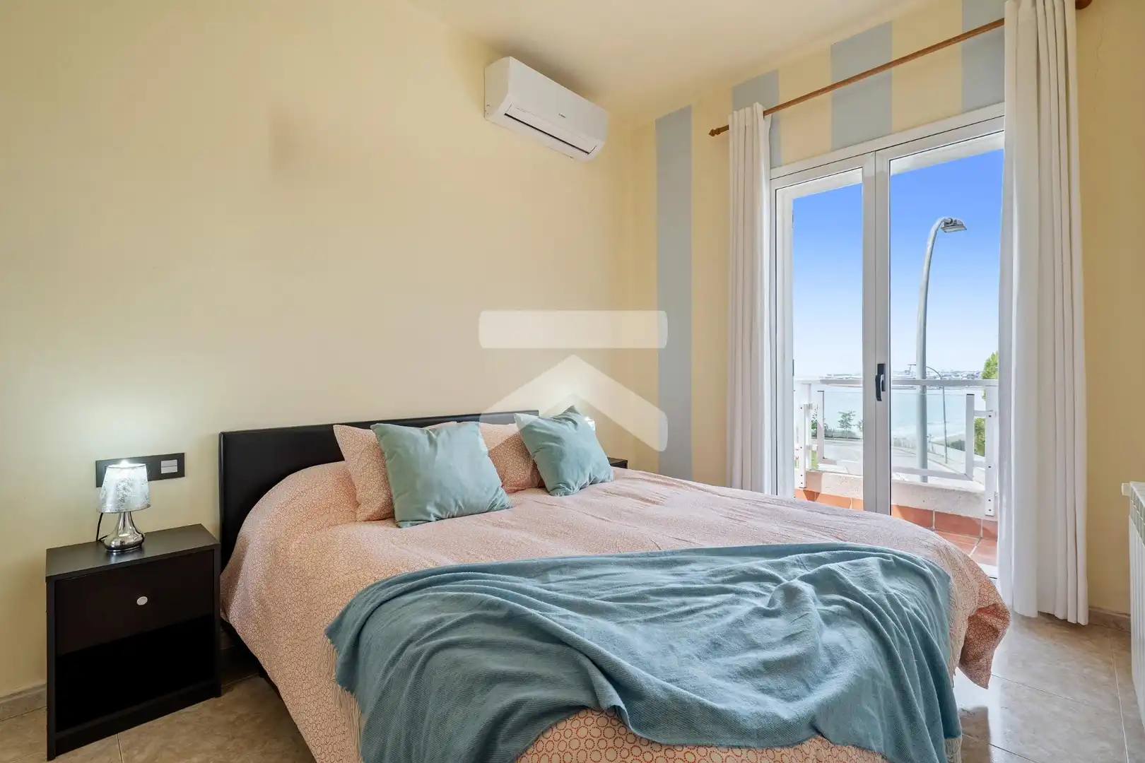 Habitación de Casa o chalet en venta en Tarragona con Aire acondicionado, Calefacción y Jardín privado