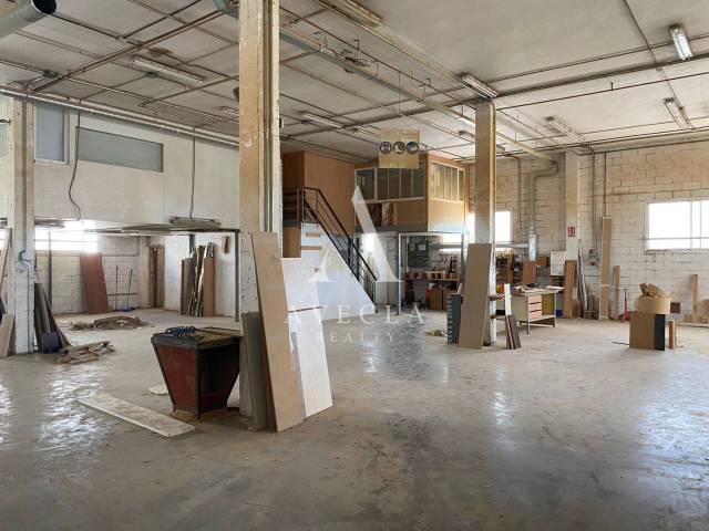Nave industrial en Venta en Calle Industria, 36 en El Pla