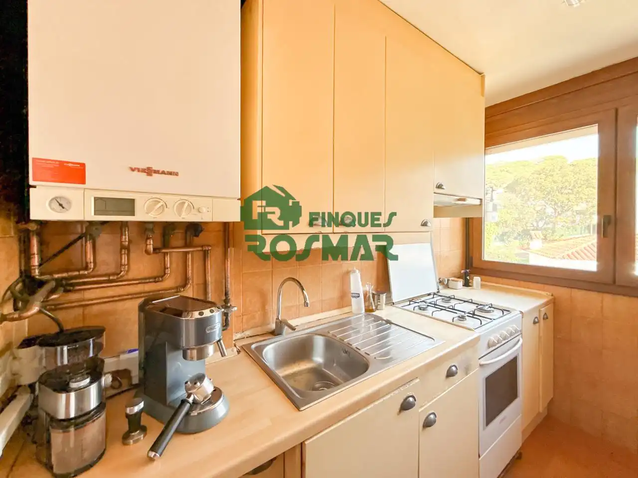 Küche von Wohnung zum Verkauf in Lloret de Mar mit Klimaanlage, Heizung und Terrasse