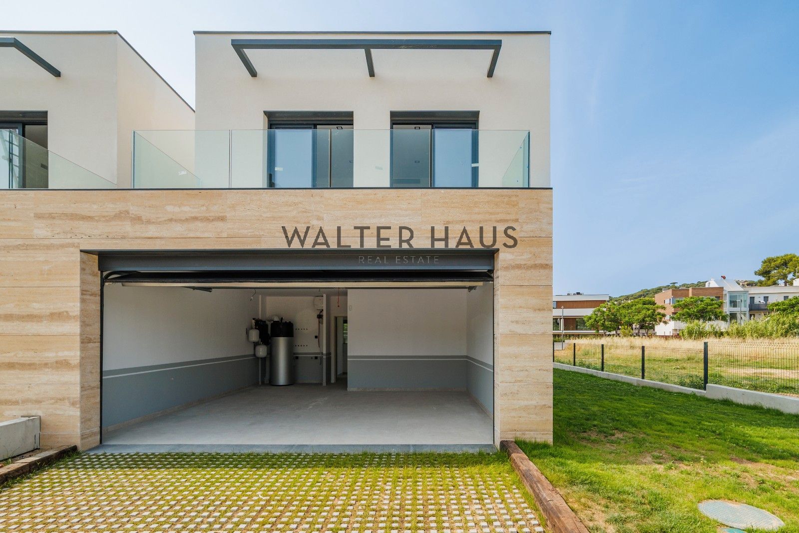 Exterior view of Single-family semi-detached for sale in Sant Feliu de Guíxols  with Air Conditioner, Heating and Private garden