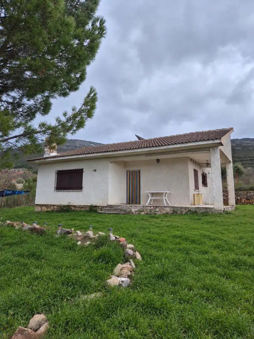 Vista exterior de Casa o chalet en venta en Berzosa del Lozoya con Jardín privado y Terraza