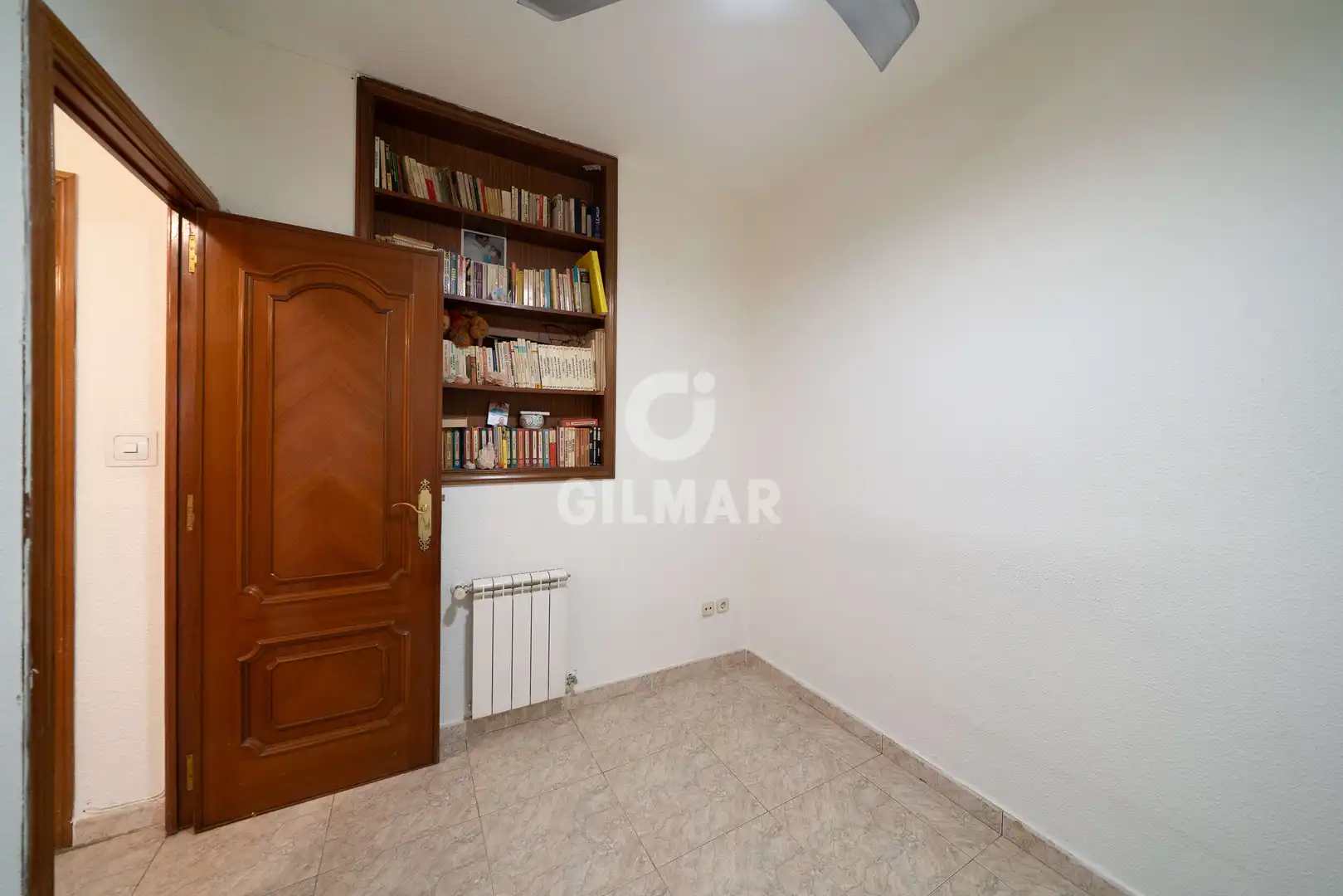Habitación de Piso en venta en Madrid con Calefacción y Trastero