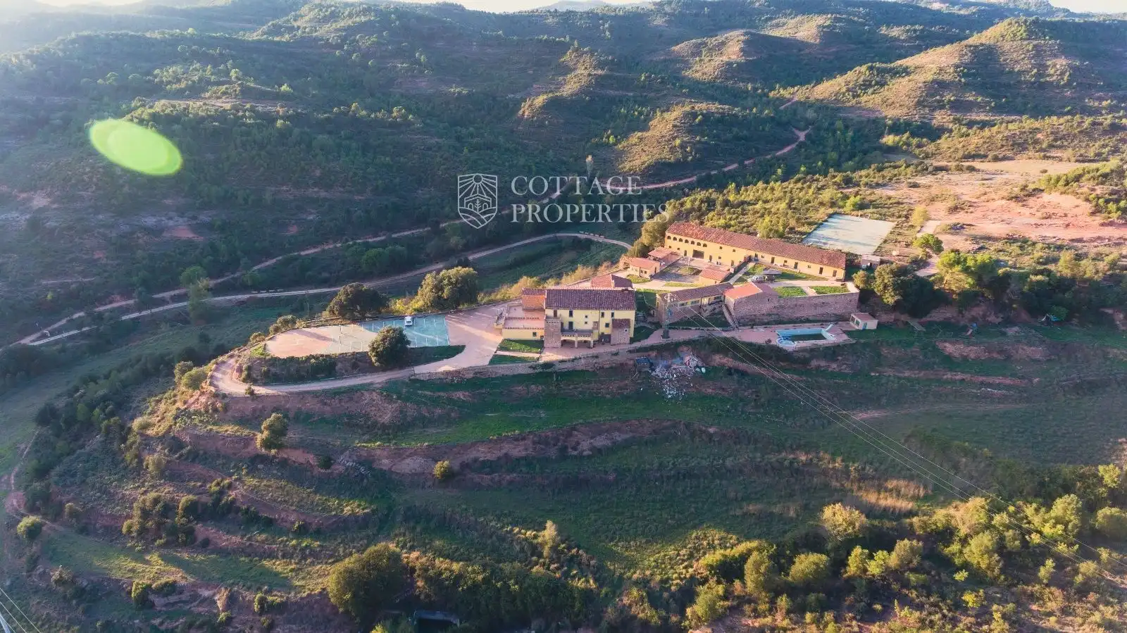 Vista exterior de Finca rústica en venda en Sant Llorenç Savall amb Calefacció i Piscina